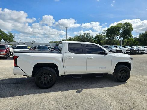Used 2024 Toyota Tacoma SR5 AWD/4WD image 8