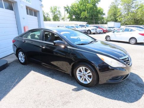 Used 2012 Hyundai Sonata GLS w/ Popular Equipment Pkg FWD image 3
