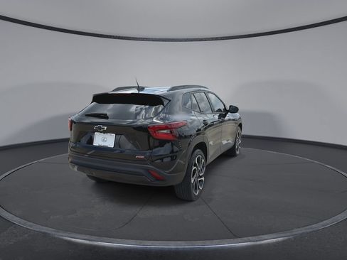 Used 2025 Chevrolet Trax RS w/ Driver Confidence Package FWD image 8