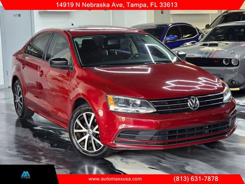 Used 2016 Volkswagen Jetta SE FWD image 2