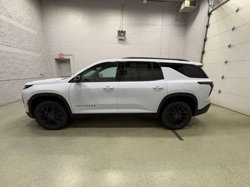 New 2026 Chevrolet Traverse LT w/ Midnight/Sport Edition AWD/4WD image 7