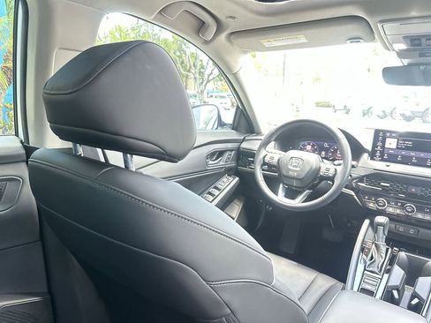 Used 2024 Honda Accord Touring image 17