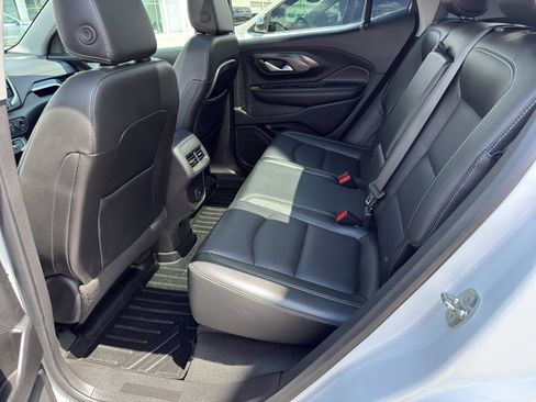Used 2022 GMC Terrain SLT w/ Elevation Edition FWD image 8