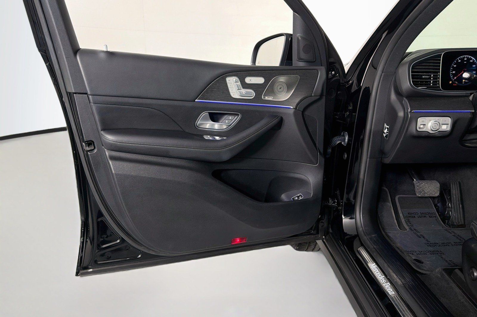 Used 2022 Mercedes-Benz GLE 350 4MATIC w/ Premium Package image 21