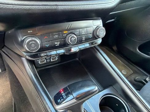 Used 2022 Dodge Durango SXT AWD/4WD image 21