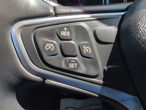Used 2018 Chevrolet Equinox LT FWD image 20