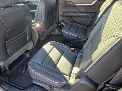 New 2026 GMC Acadia Denali w/ Super Cruise Package image 38