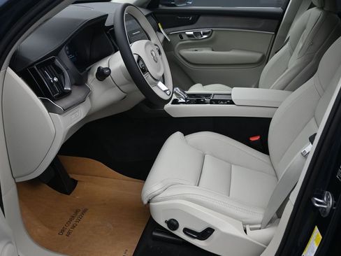 New 2026 Volvo XC90 T8 Ultra w/ Protection Package Premier AWD/4WD image 11