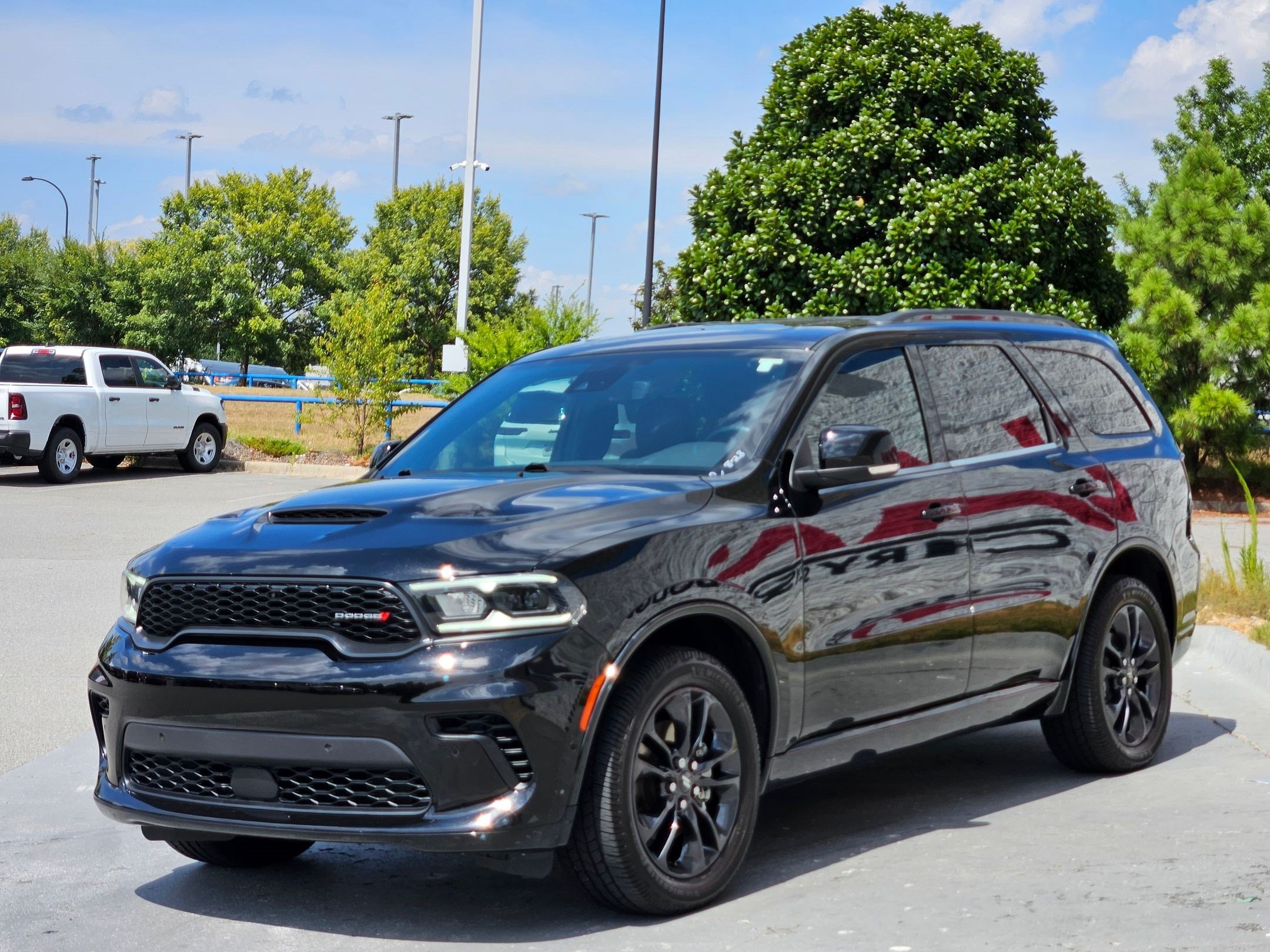 Used 2024 Dodge Durango GT AWD/4WD image 3