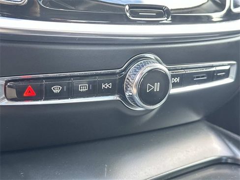 Used 2019 Volvo S60 T6 Momentum w/ Multimedia Package image 13