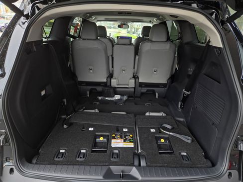 Certified 2026 Toyota Sienna XLE image 23