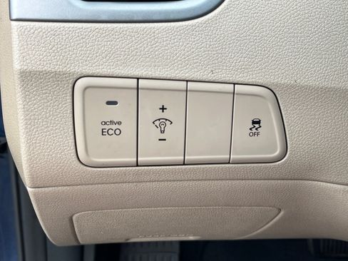 Used 2014 Hyundai Elantra SE w/ Option Group 02 FWD image 12