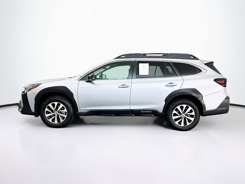 Used 2024 Subaru Outback Premium image 4