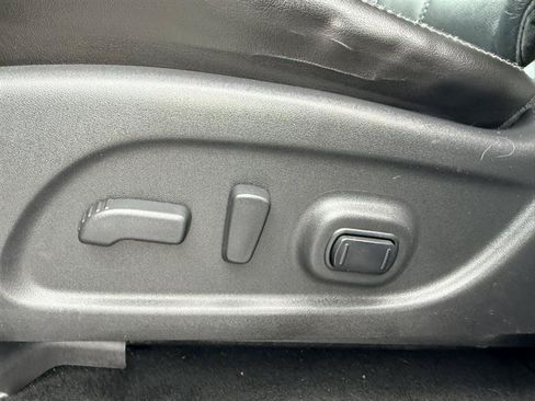 Used 2013 Nissan Pathfinder SL w/ Cargo Pkg FWD image 33