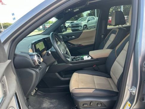 Used 2026 Chevrolet Equinox ACTIV w/ Convenience Package III FWD image 15