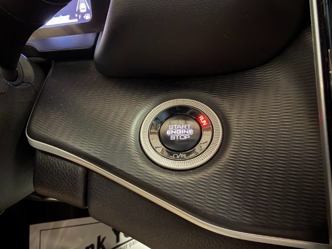 Used 2024 Jeep Grand Cherokee Altitude AWD/4WD image 18