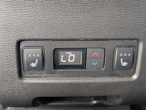 Used 2025 Mitsubishi Outlander AWD image 20