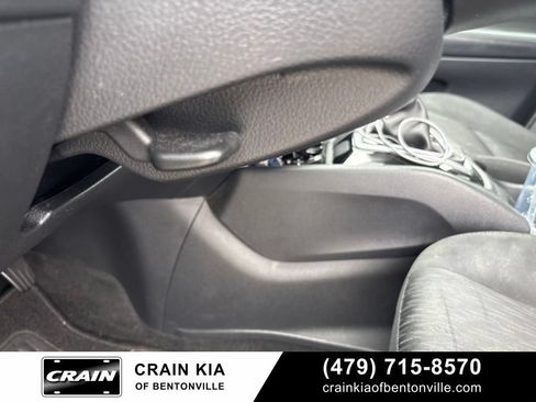 Used 2018 Nissan Rogue SV AWD/4WD image 17