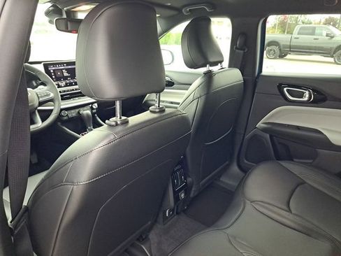 New 2026 Jeep Compass Limited image 19