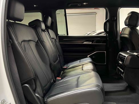 Used 2024 Jeep Wagoneer L Series II RWD image 73