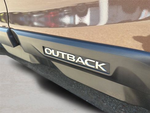 Used 2022 Subaru Outback Touring XT AWD/4WD image 13