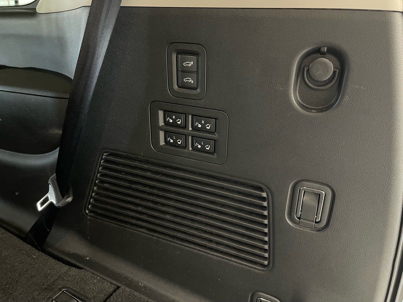 Used 2025 INFINITI QX80 Sensory AWD/4WD image 40