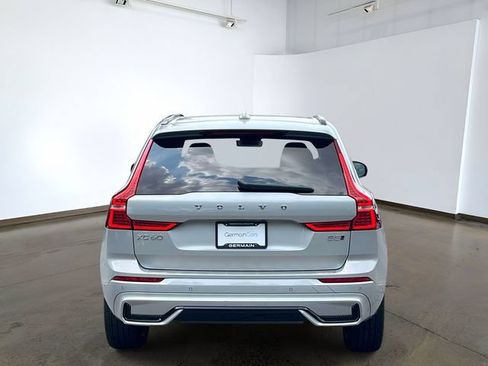Used 2023 Volvo XC60 B5 Plus AWD/4WD image 5