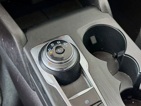 Used 2020 Ford Escape SE image 16