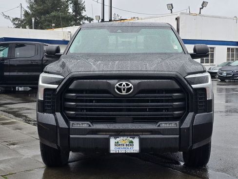 Used 2022 Toyota Tundra SR5 w/ SR5 Premium Package image 2