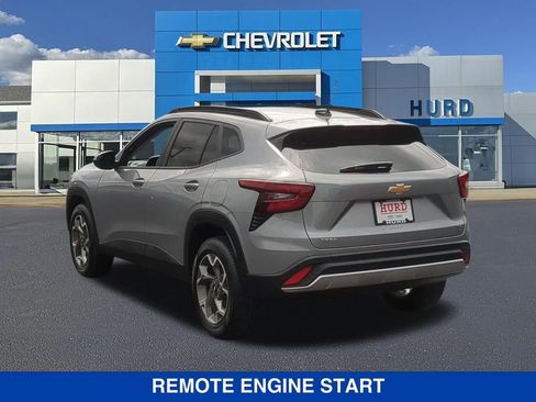New 2026 Chevrolet Trax LT w/ Driver Confidence Package FWD image 7