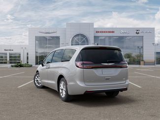 New 2026 Chrysler Pacifica Select AWD/4WD video 3