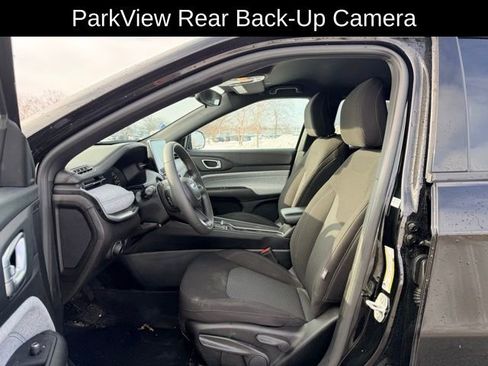 Used 2023 Jeep Compass Sport image 8