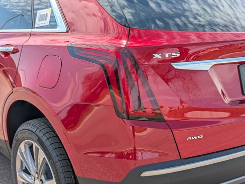 Used 2026 Cadillac XT5 Premium Luxury w/ LPO, Floor Liner Package AWD/4WD image 14