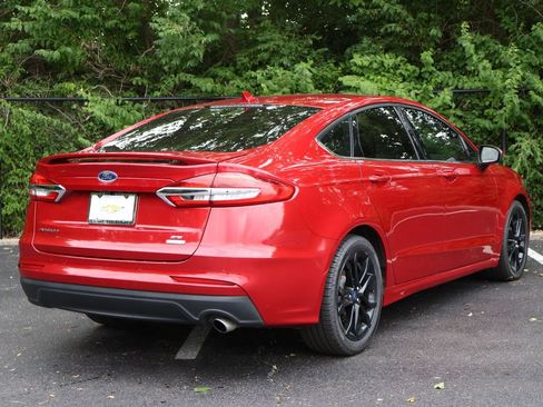 Used 2020 Ford Fusion SE w/ Equipment Group 151A FWD image 10