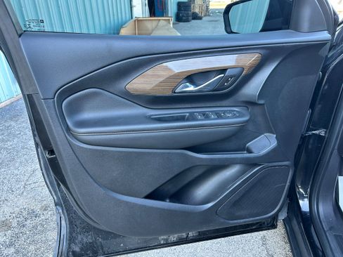 Used 2020 GMC Terrain SLE w/ Driver Convenience Package image 14