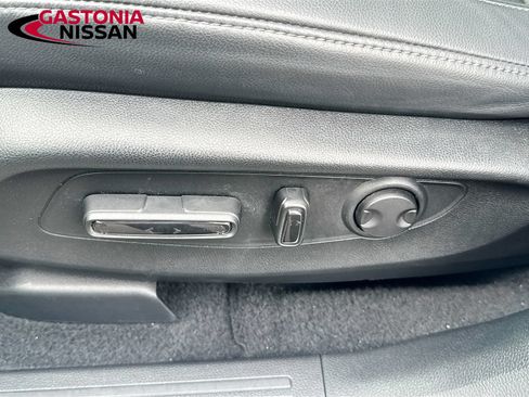 Used 2023 Honda CR-V EX-L image 25