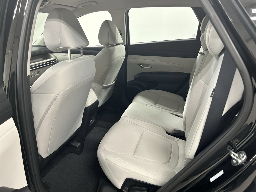 Used 2025 Hyundai Tucson SE AWD/4WD image 19