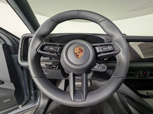 New 2026 Porsche Cayenne GTS image 38