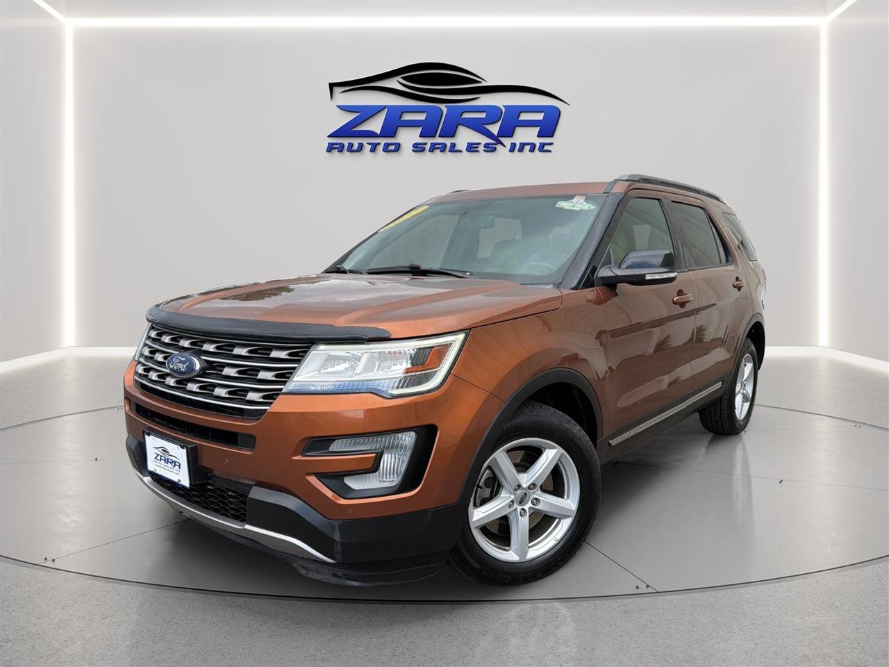Used 2017 Ford Explorer XLT w/ Equipment Group 202A AWD/4WD image 1