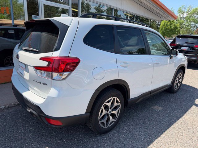 Used 2023 Subaru Forester Premium AWD/4WD image 7