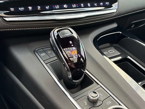 Used 2024 Cadillac Escalade Premium Luxury w/ Performance Package AWD/4WD image 36