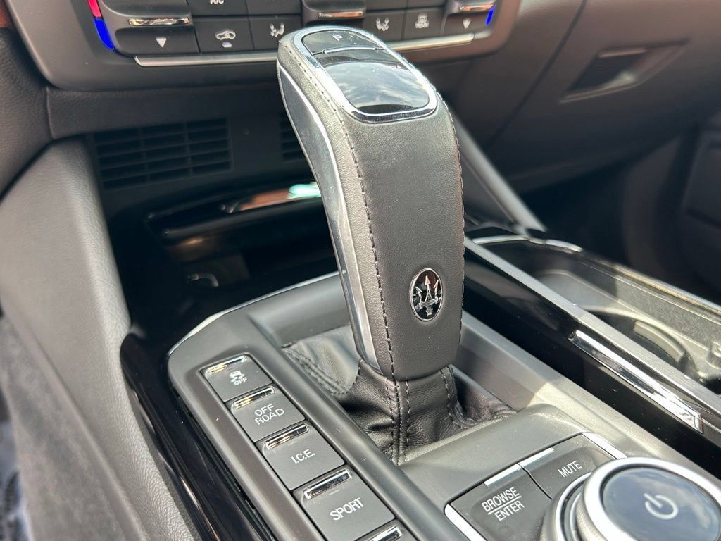 Used 2023 Maserati Levante GT AWD/4WD image 40