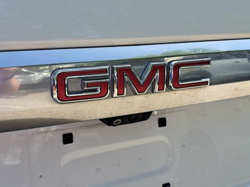 Used 2024 GMC Yukon XL Denali w/ Advanced Technology Package AWD/4WD image 6