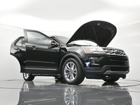 Used 2018 Ford Explorer XLT w/ Equipment Group 202A FWD image 50
