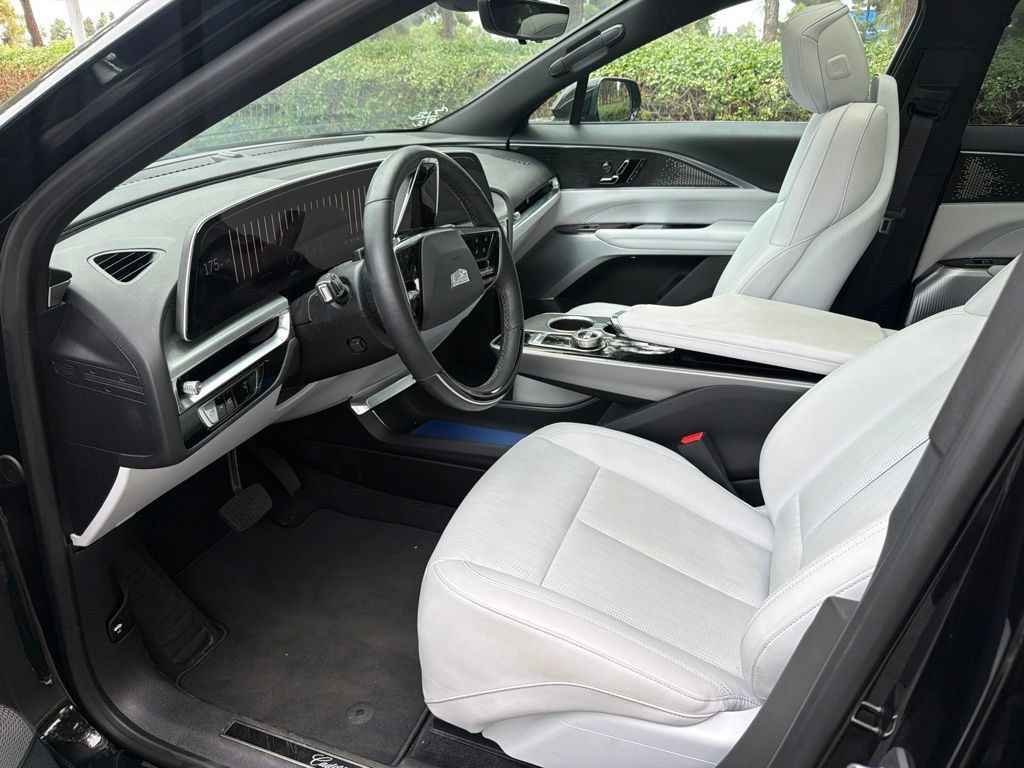 Used 2023 Cadillac Lyriq 2WD image 7