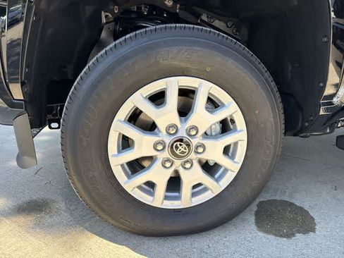 Used 2025 Toyota Tacoma SR5 RWD image 12