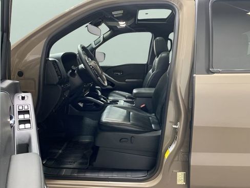 Used 2022 Nissan Frontier PRO-4X w/ Pro-4X Premium Package AWD/4WD image 11