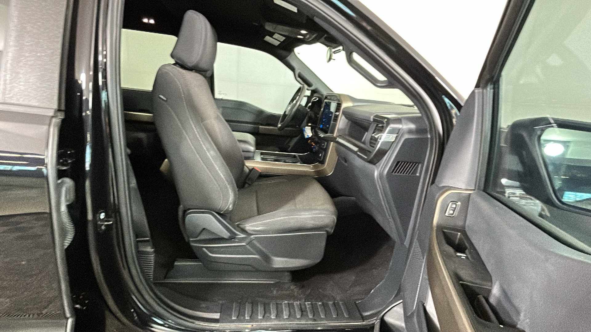 Used 2024 Ford F150 STX w/ Equipment Group 201A FX4 AWD/4WD image 35