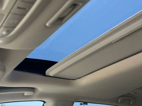 Used 2015 Nissan Pathfinder Platinum w/ Family Entertainment Package FWD image 20