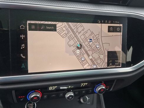 Certified 2025 Audi Q3 2.0T Premium Plus w/ Premium Plus Package image 17